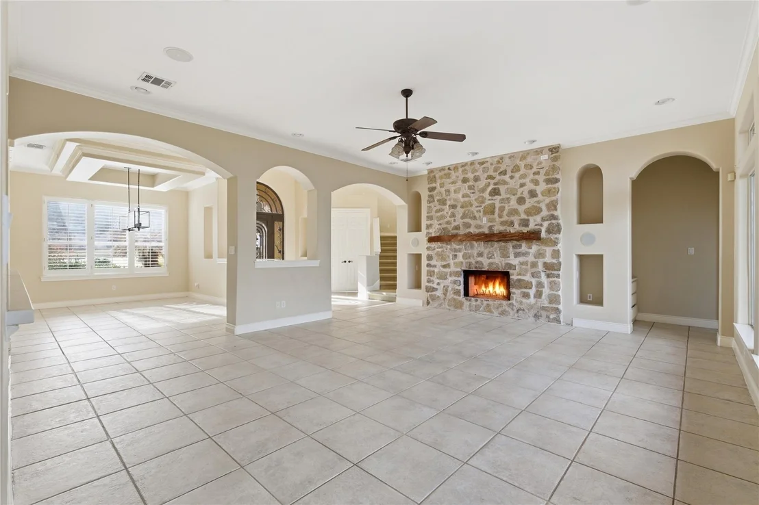 Photo of 4321 Lakeway BLVD