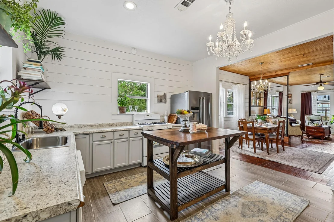 Photo of 372 Old Lockhart RD