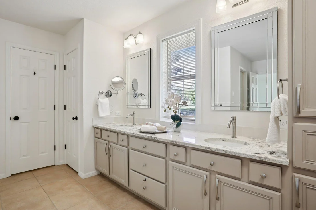 Photo of 12216 Hanging Valley DR