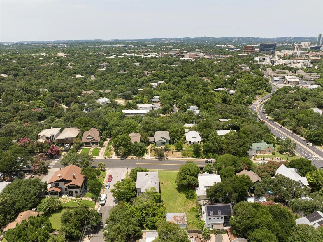 Photo of 1109 Travis Height BLVD
