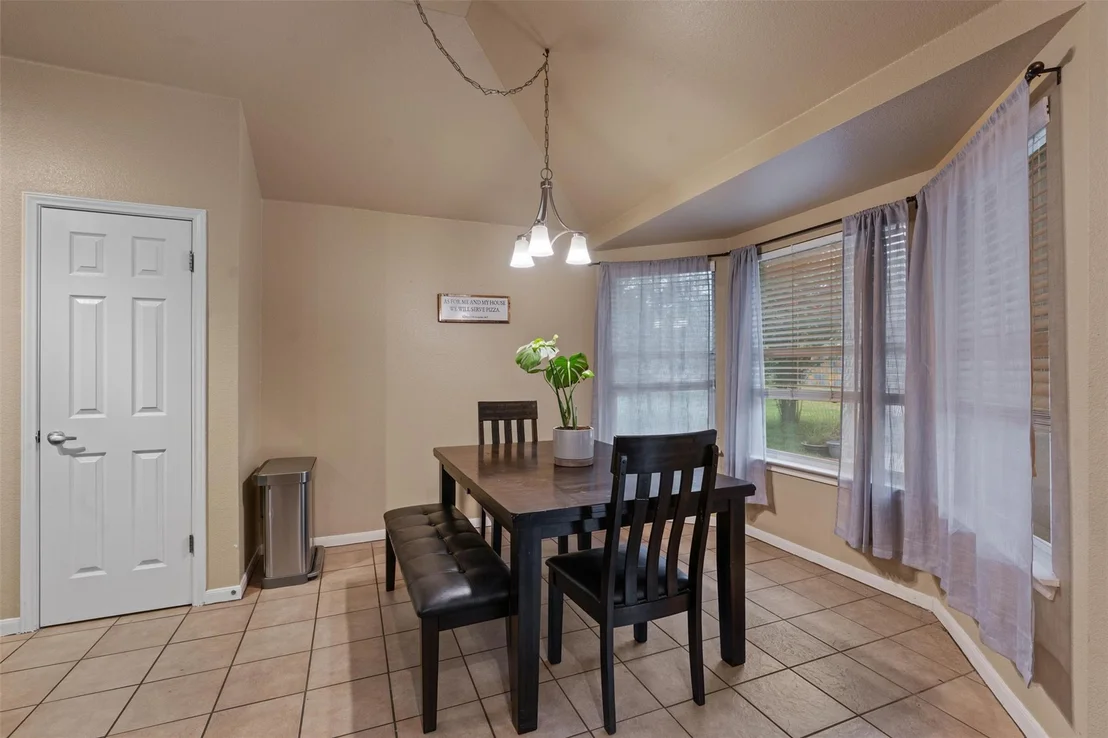Photo of 903 Ridgemont CIR