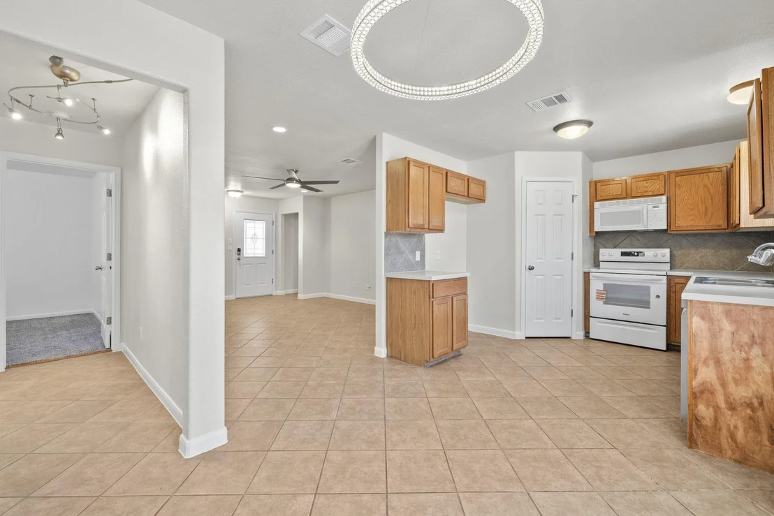 Photo of 21518 Horseshoe LOOP