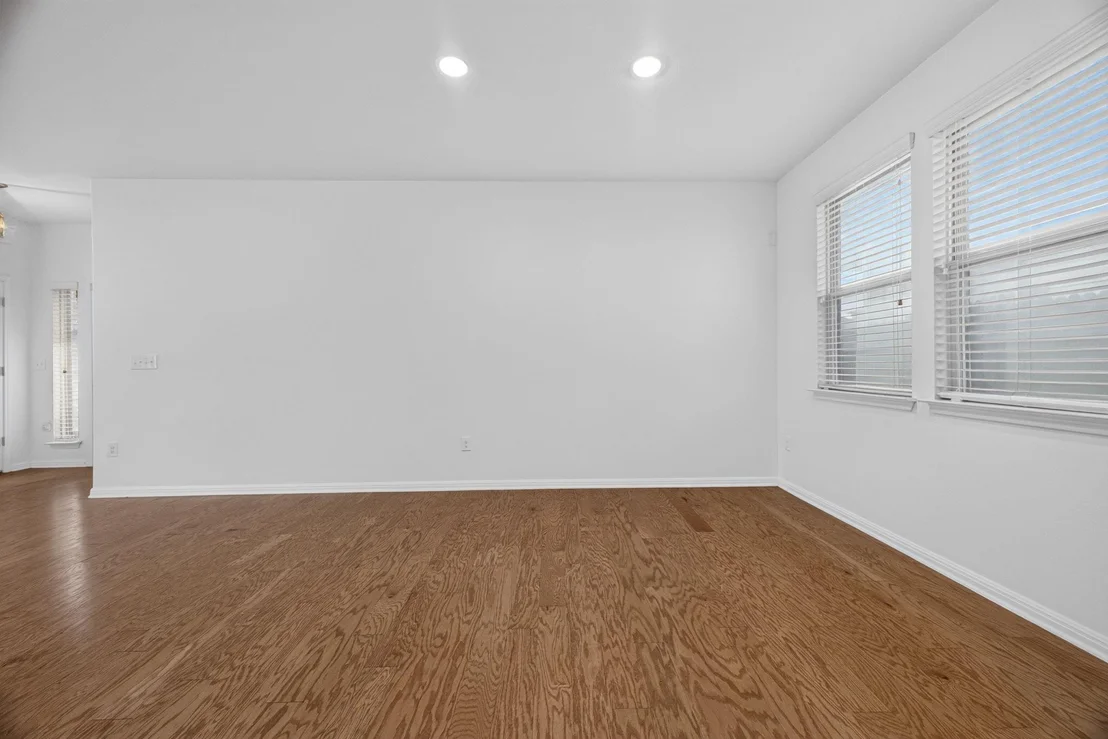 Photo of 430 Twisted Oaks LN