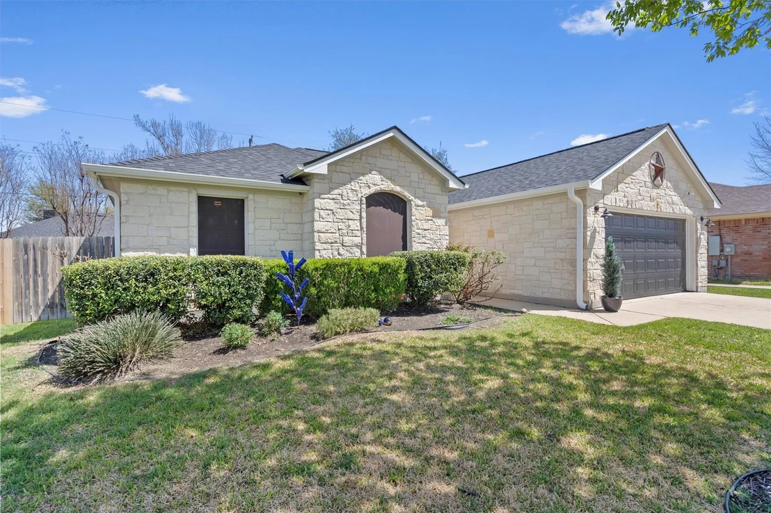 Photo of 2808 Zachary LN