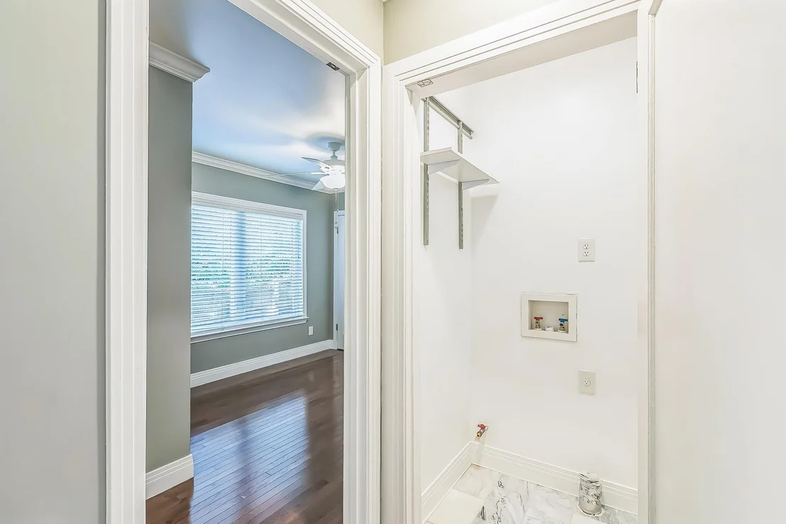 Photo of 1308 KINNEY Ave