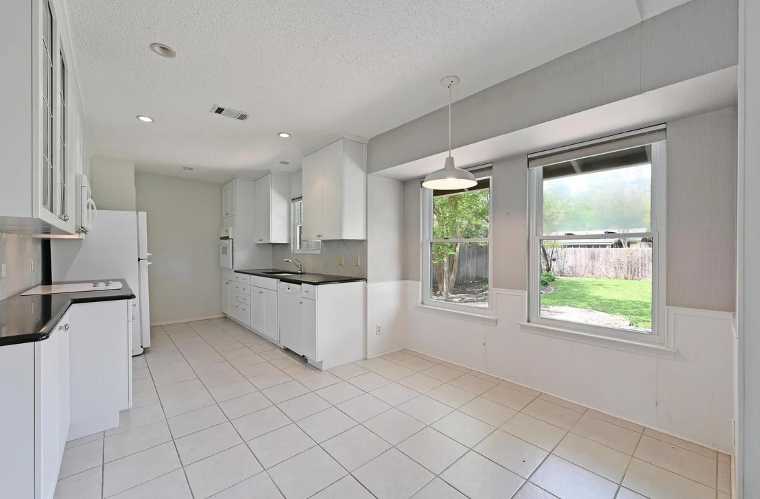Photo of 2006 Southern Oaks DR