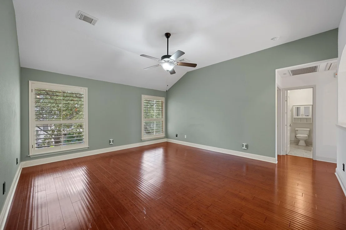 Photo of 1907 Holly Hill DR