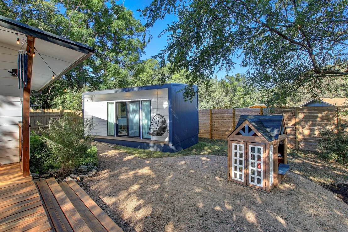 Photo of 7110 Whispering Oaks DR