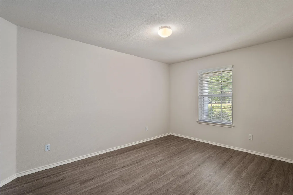 Photo of 3924 Links LN
