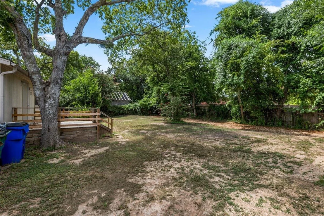 Photo of 2301 Sumac LN