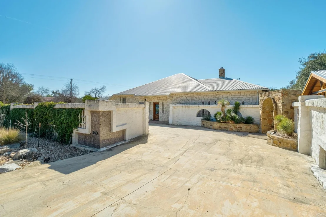 Photo of 340 Barton Ranch RD