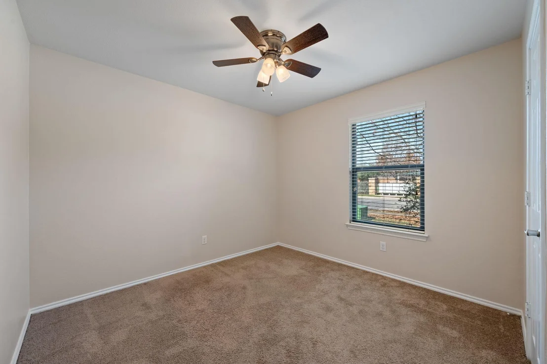 Photo of 913 Mahomet DR
