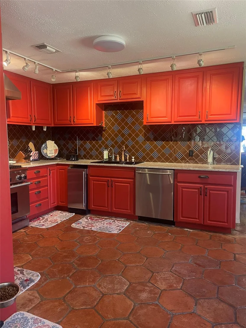 Photo of 138 Suzann LN