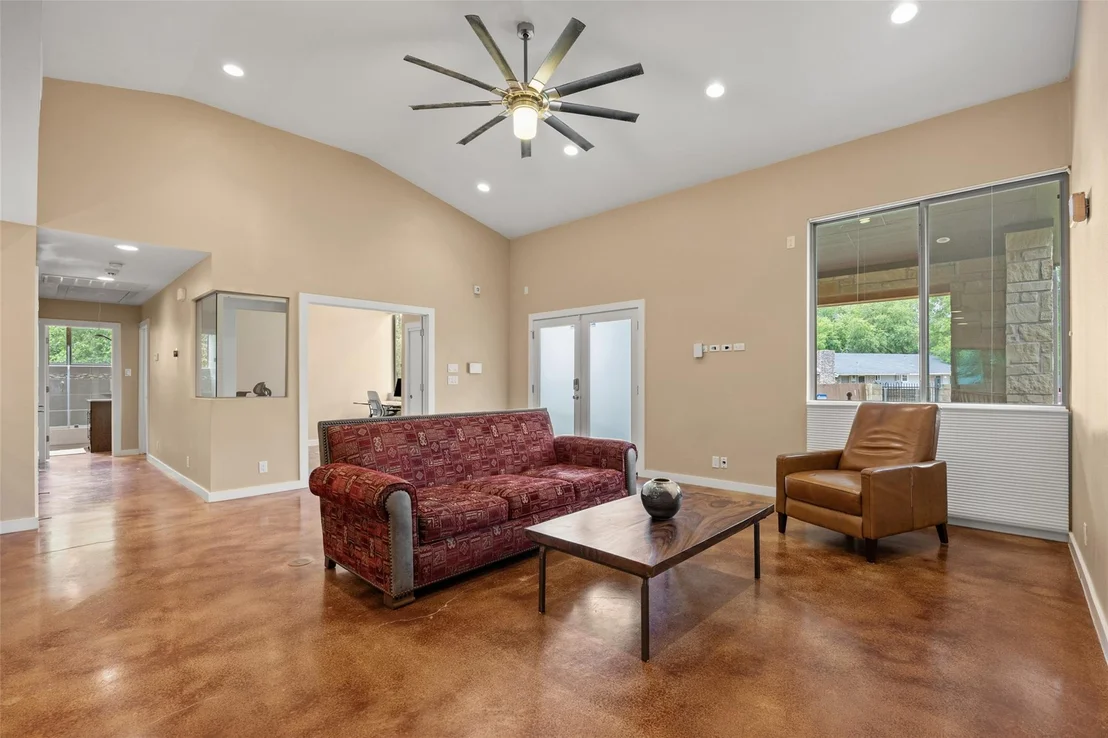 Photo of 5106 Spruce CV