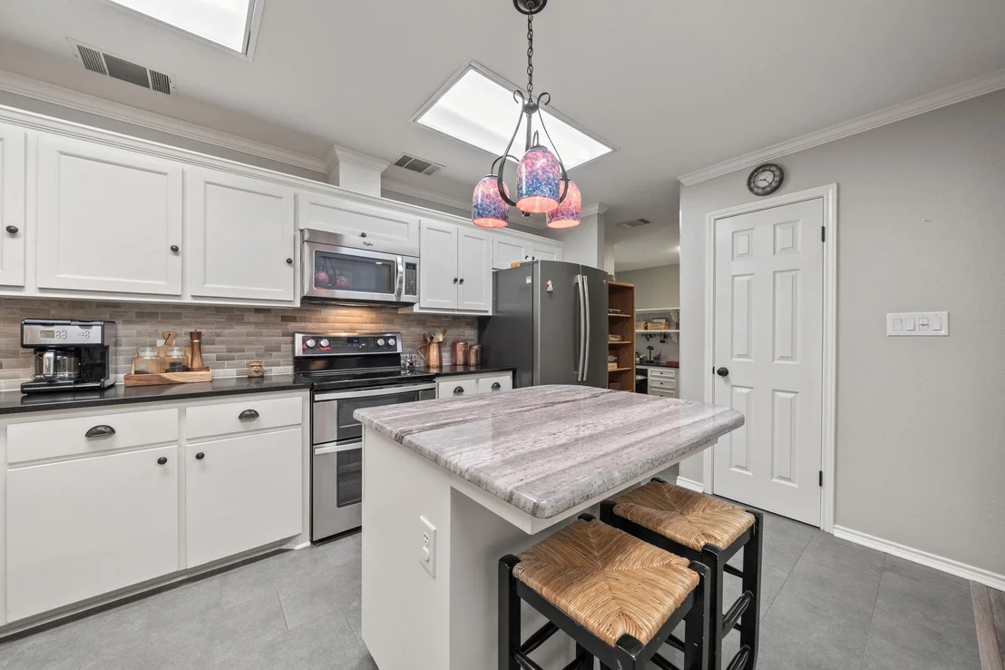 Photo of 25 Doolittle DR