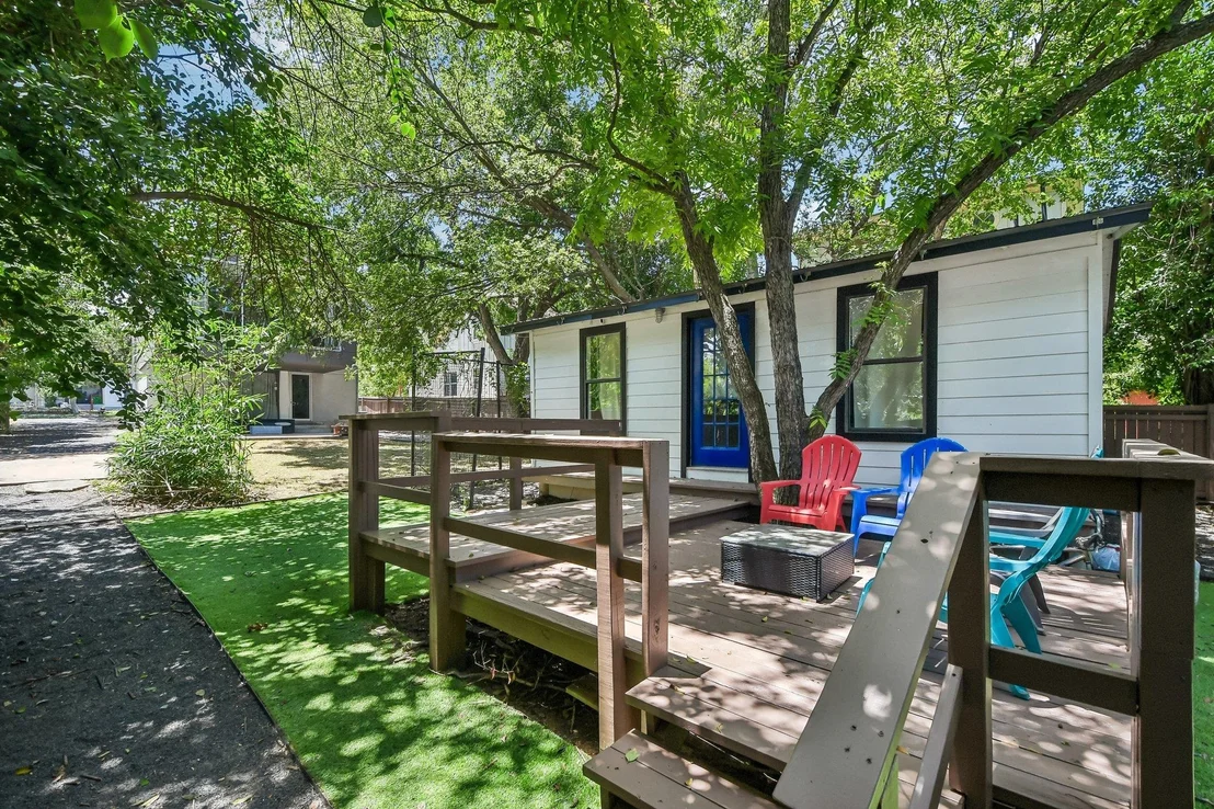Photo of 208 Lessin LN