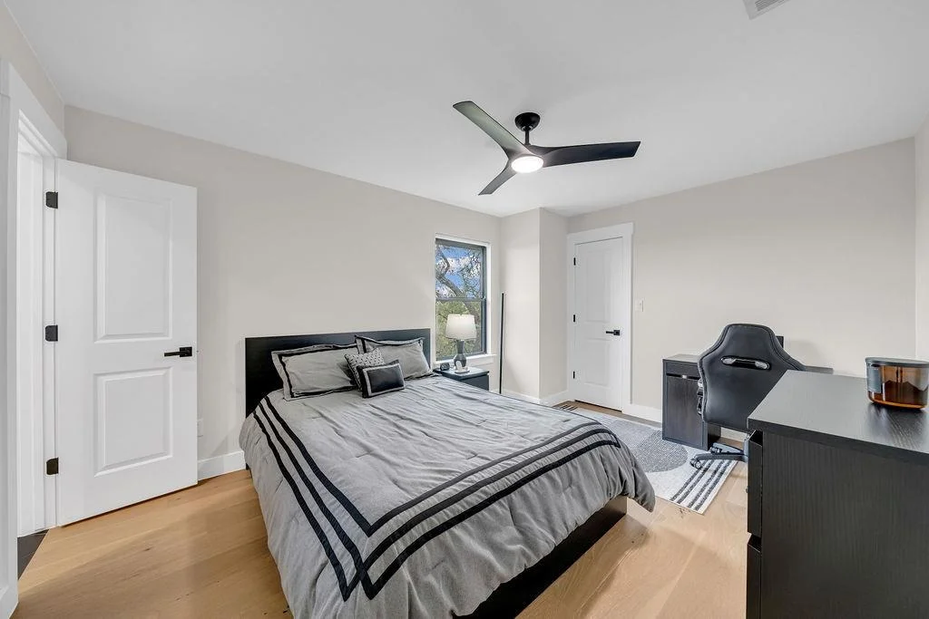 Photo of 1450 Hawthorne LOOP