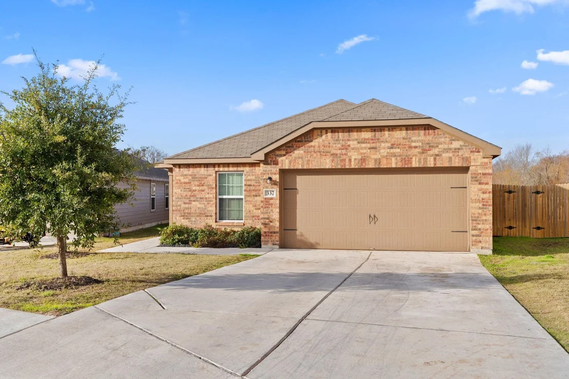 Photo of 337 Crescent Park DR