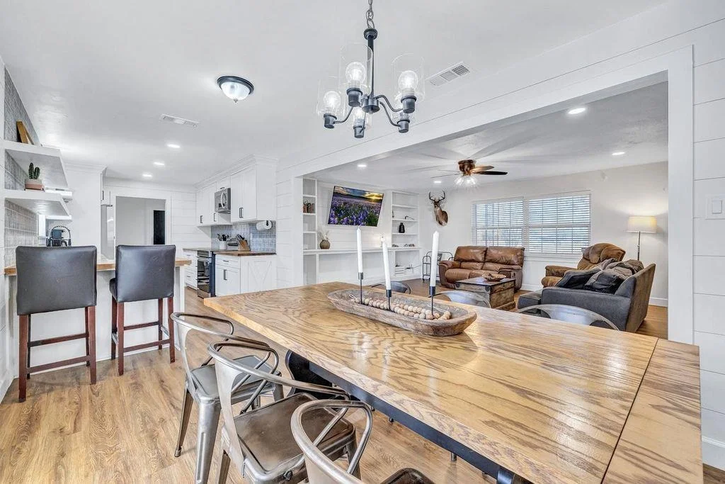 Photo of 309 W Avenue H Ave