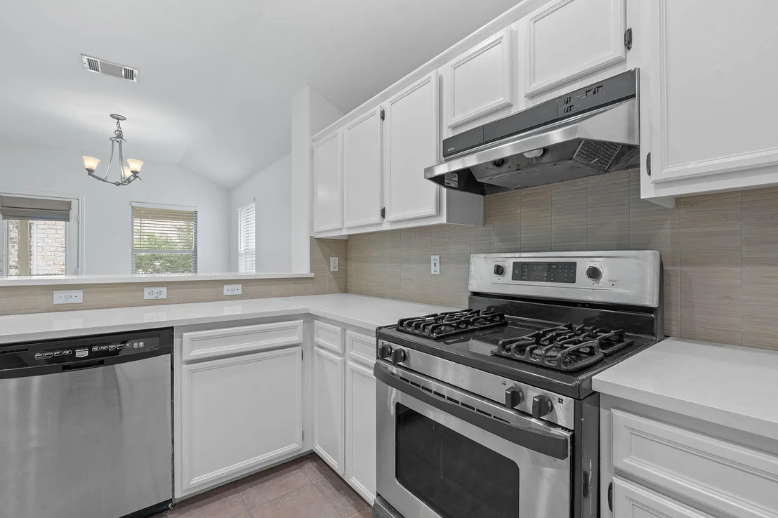 Photo of 909 SABA CV