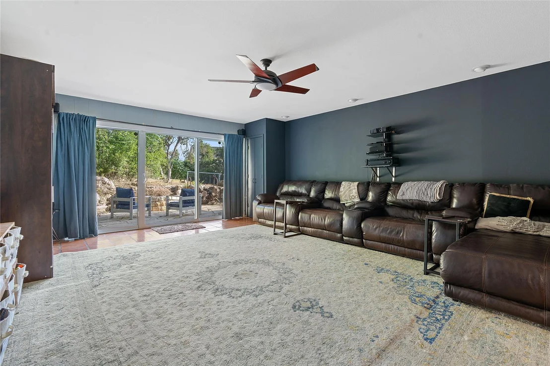 Photo of 913 Dartmoor DR