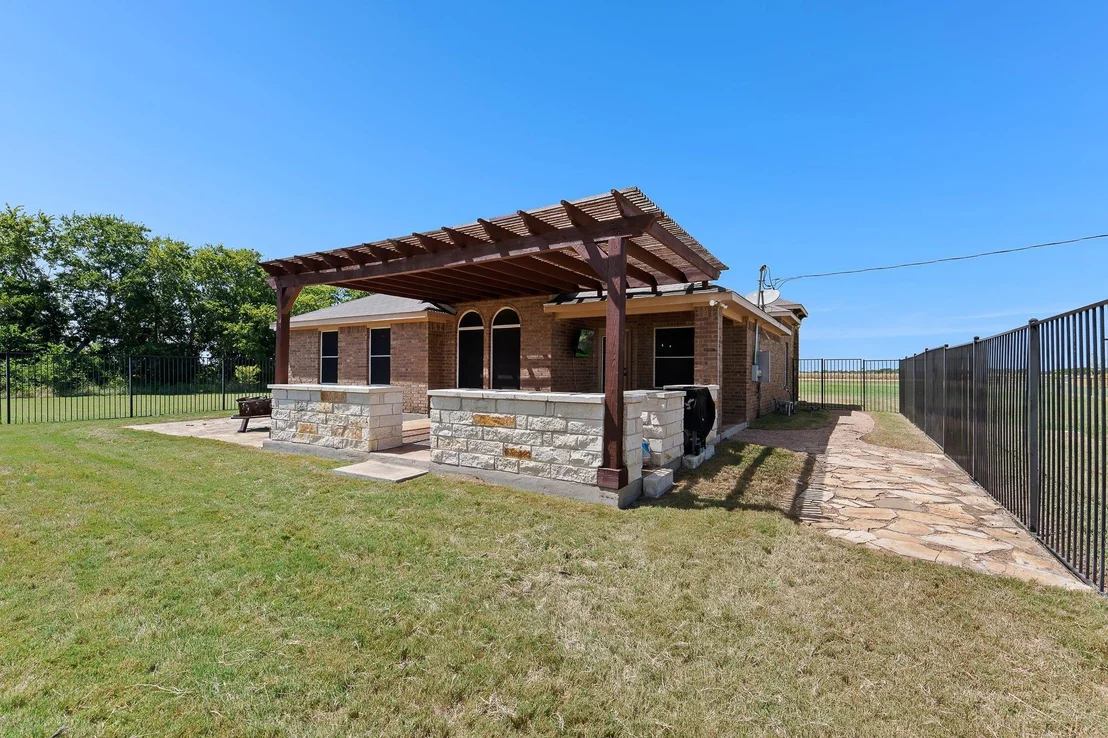 Photo of 200 County Road 453 RD