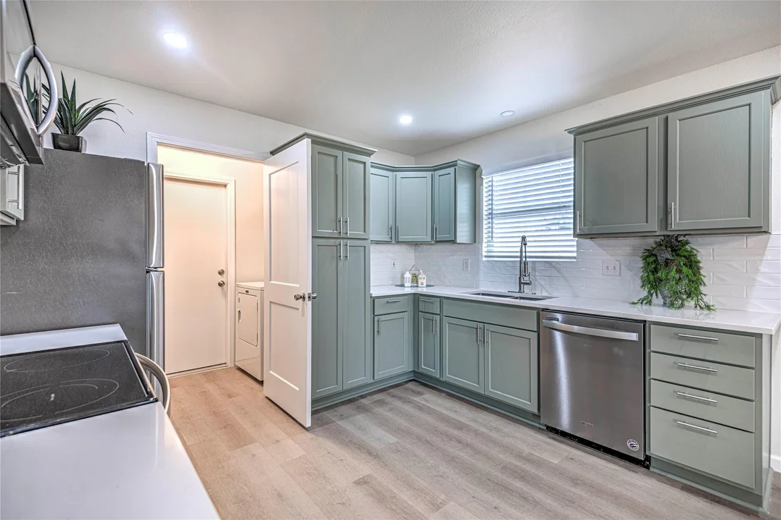 Photo of 101 Meadowbrook DR