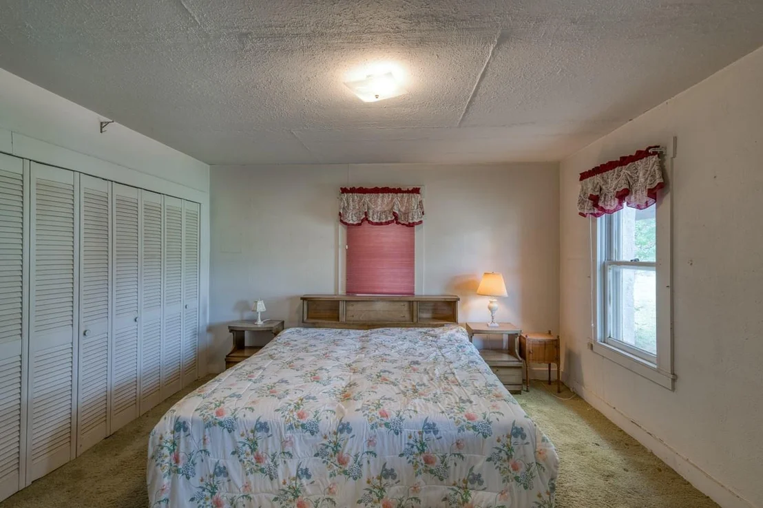Photo of 624 N US 281