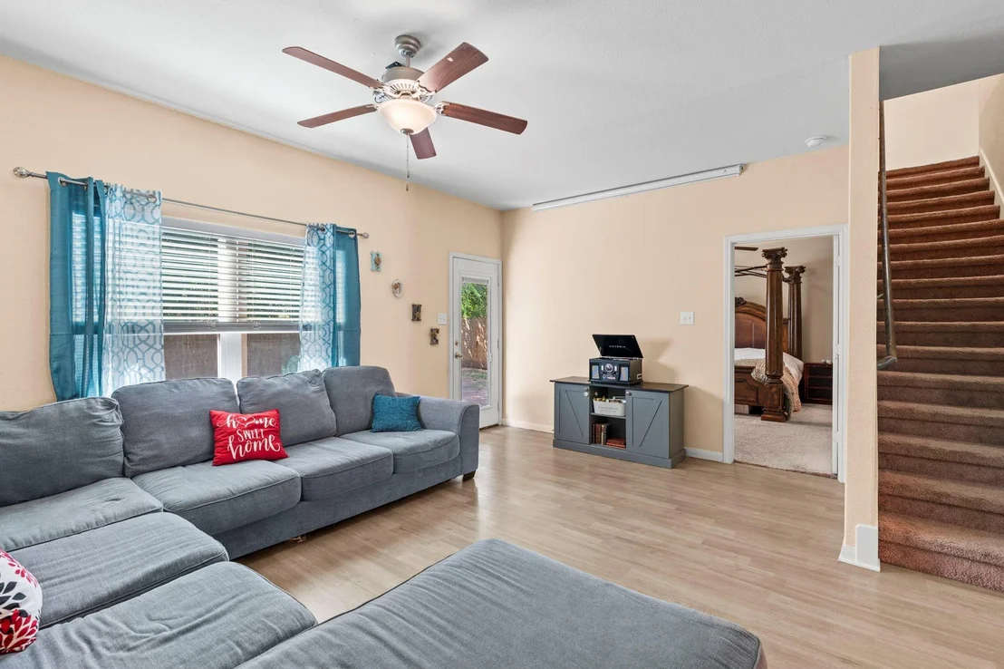 Photo of 1698 Violet LN