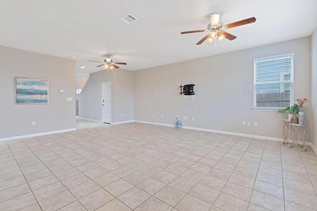 Photo of 584 Twisted Oaks LN