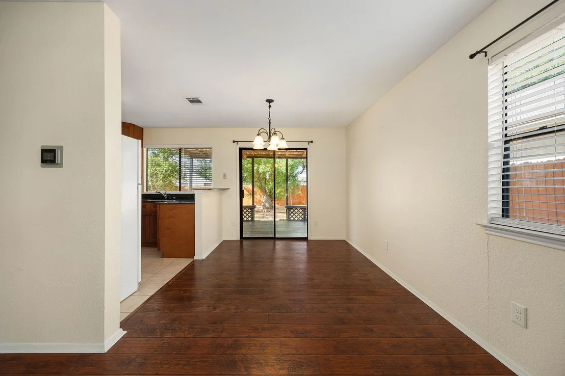 Photo of 2409 Dowd LN