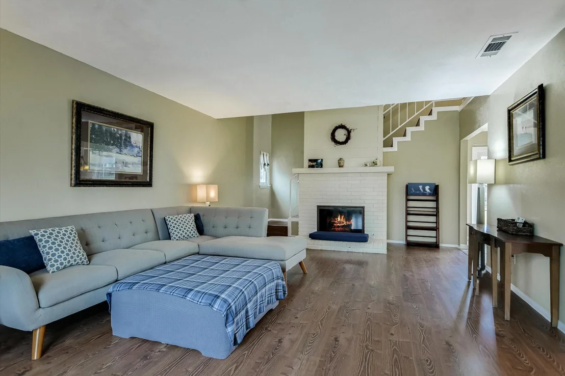 Photo of 205 Woodmont DR