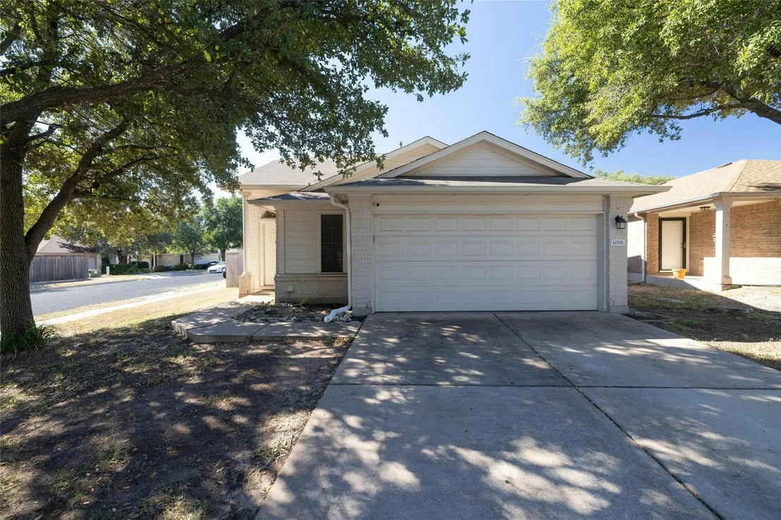 Photo of 1006 Port Daniel DR