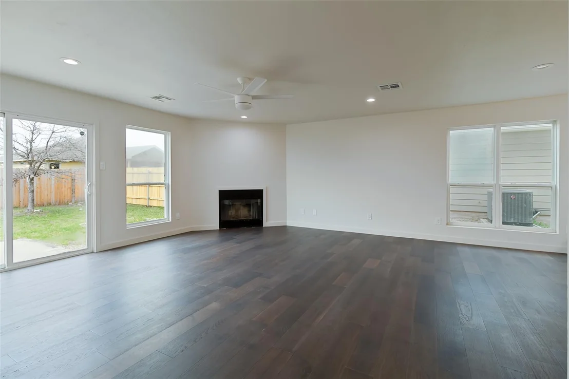 Photo of 7916 Hawthorn
