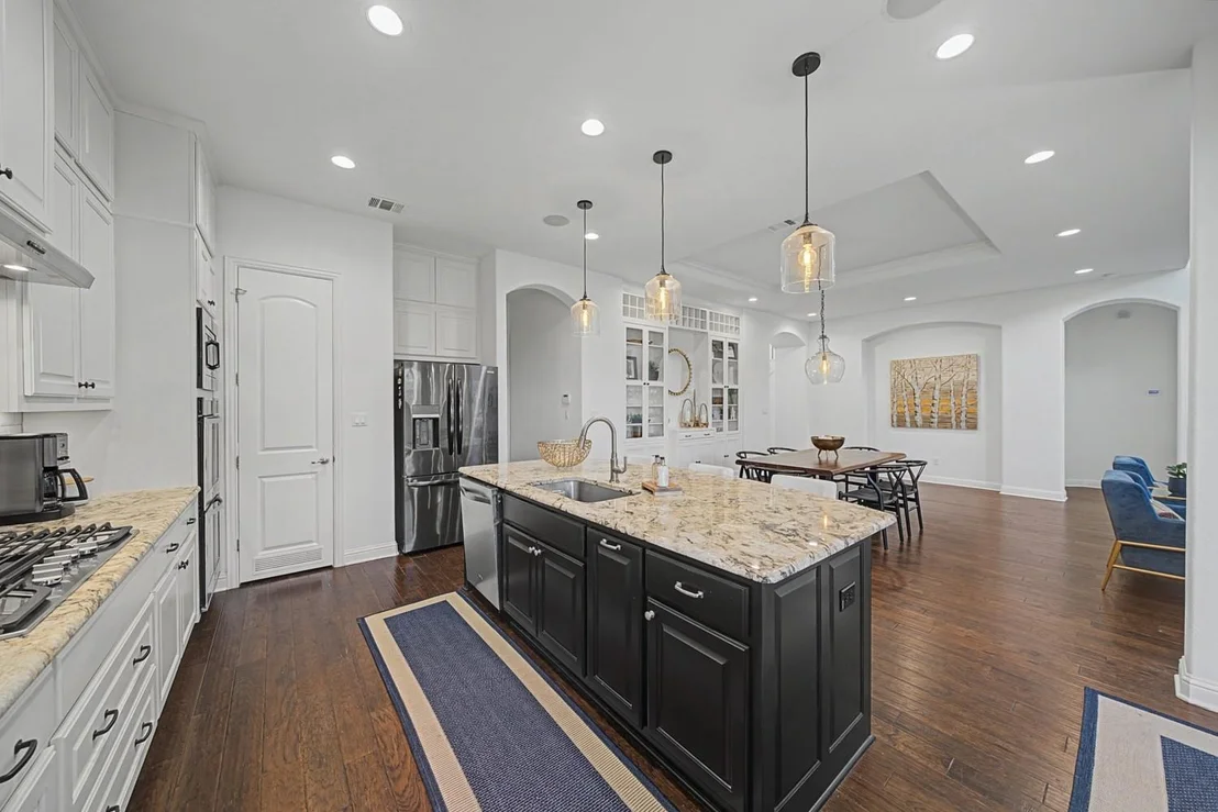 Photo of 18520 Dewitt PL