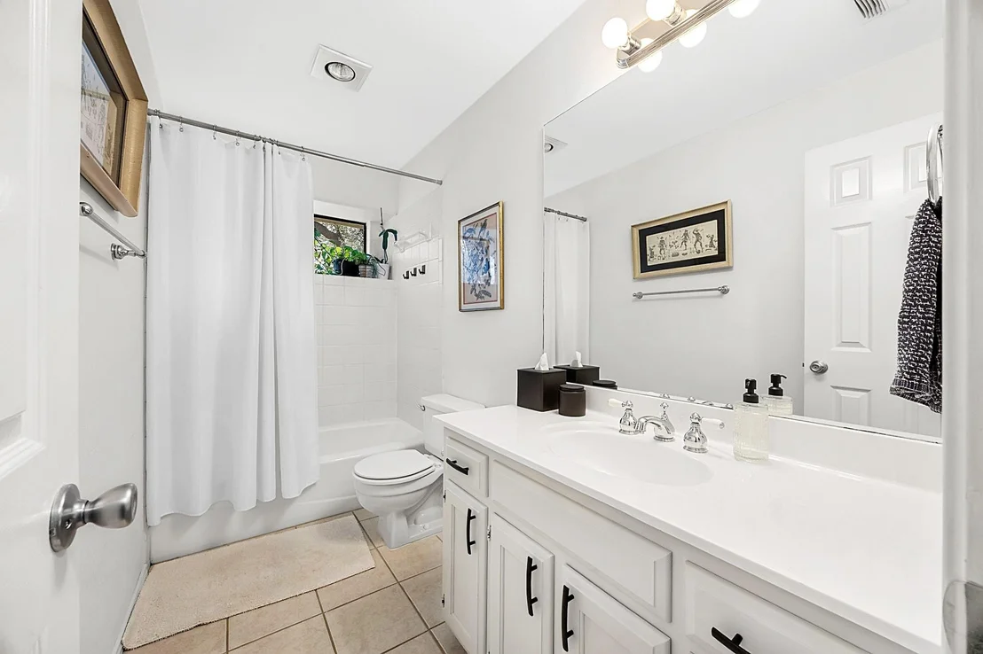 Photo of 8003 Boneta TRL
