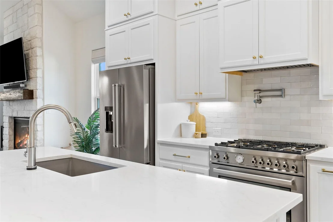 Photo of 739 Rawson BND