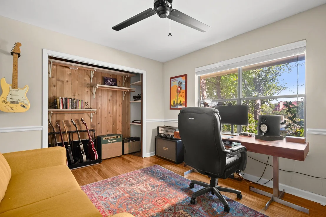 Photo of 6005 Diamond Head DR