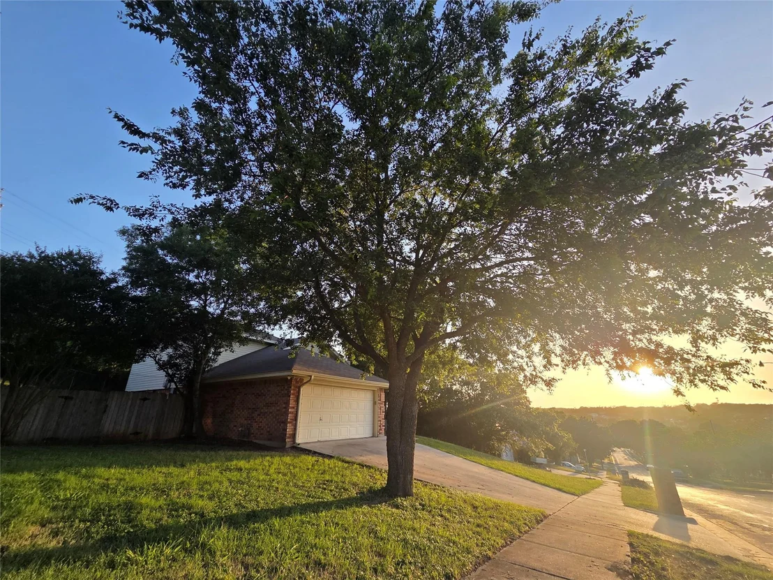 Photo of 1202 Bowen Ave