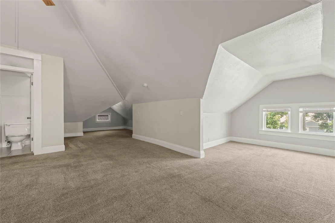 Photo of 803 N 3rd ST