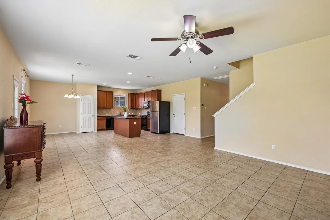 Photo of 140 Lynn Crest BND