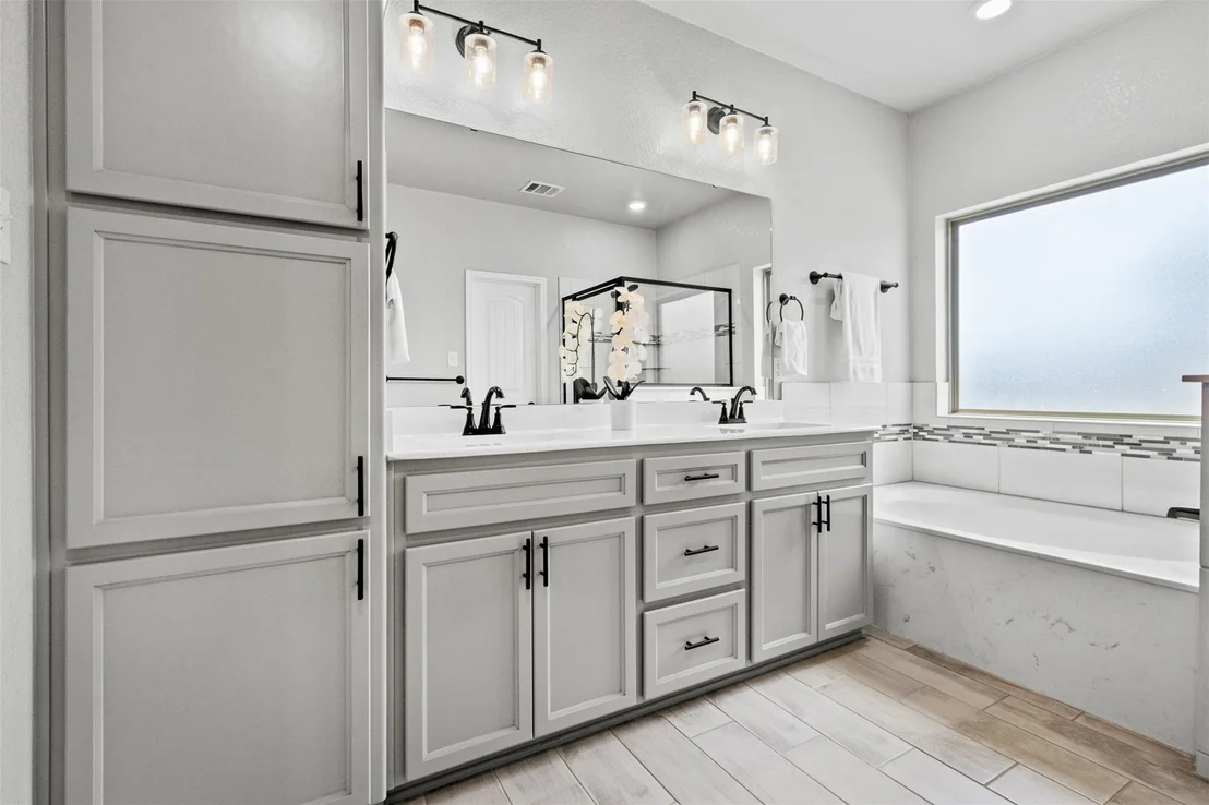 Photo of 7516 Hardin DR
