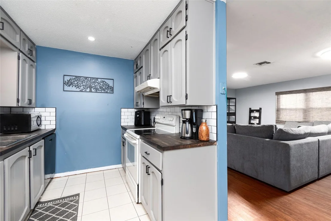 Photo of 531 Santa Rosa RD