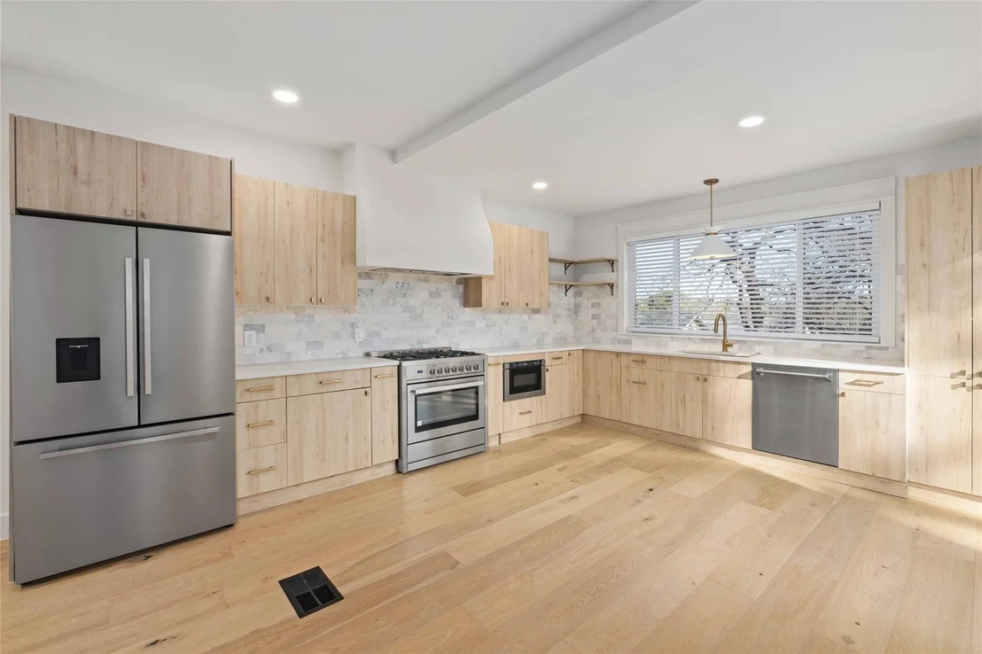 Photo of 3301 Duval ST