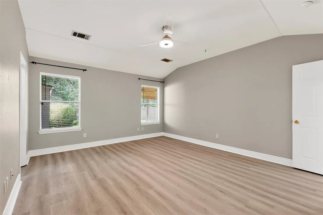 Photo of 5008 Barlow DR