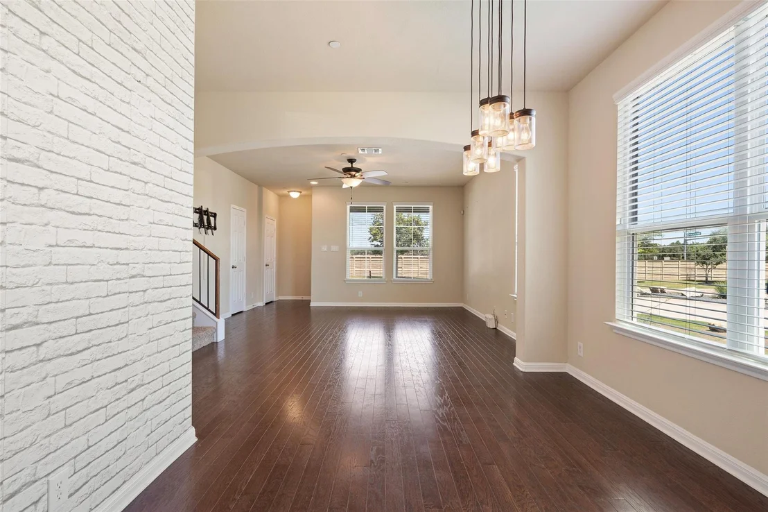 Photo of 1046 Lost Pines LN