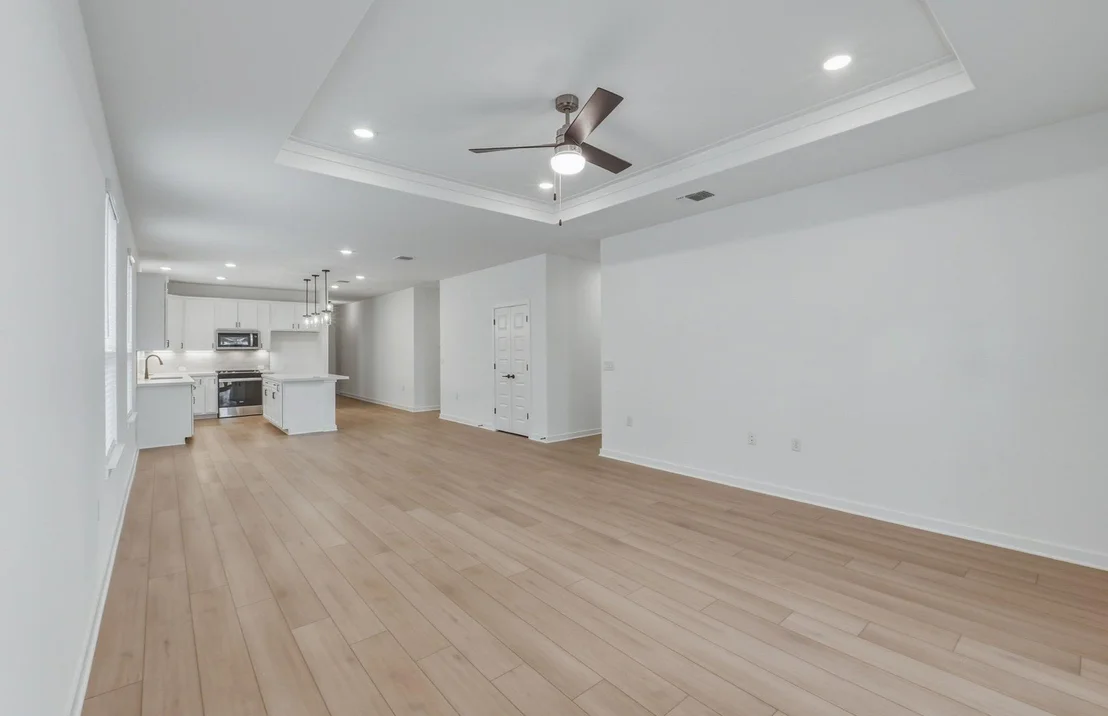 Photo of 124 Adlai Ave