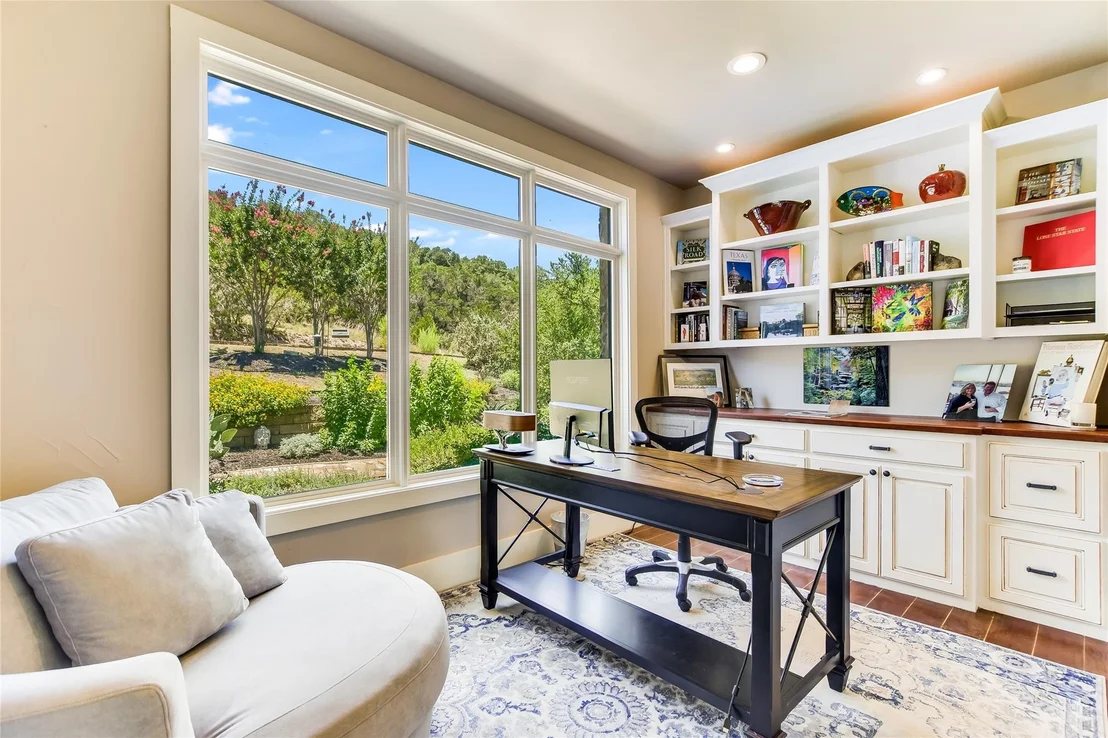 Photo of 400 Hillview RD