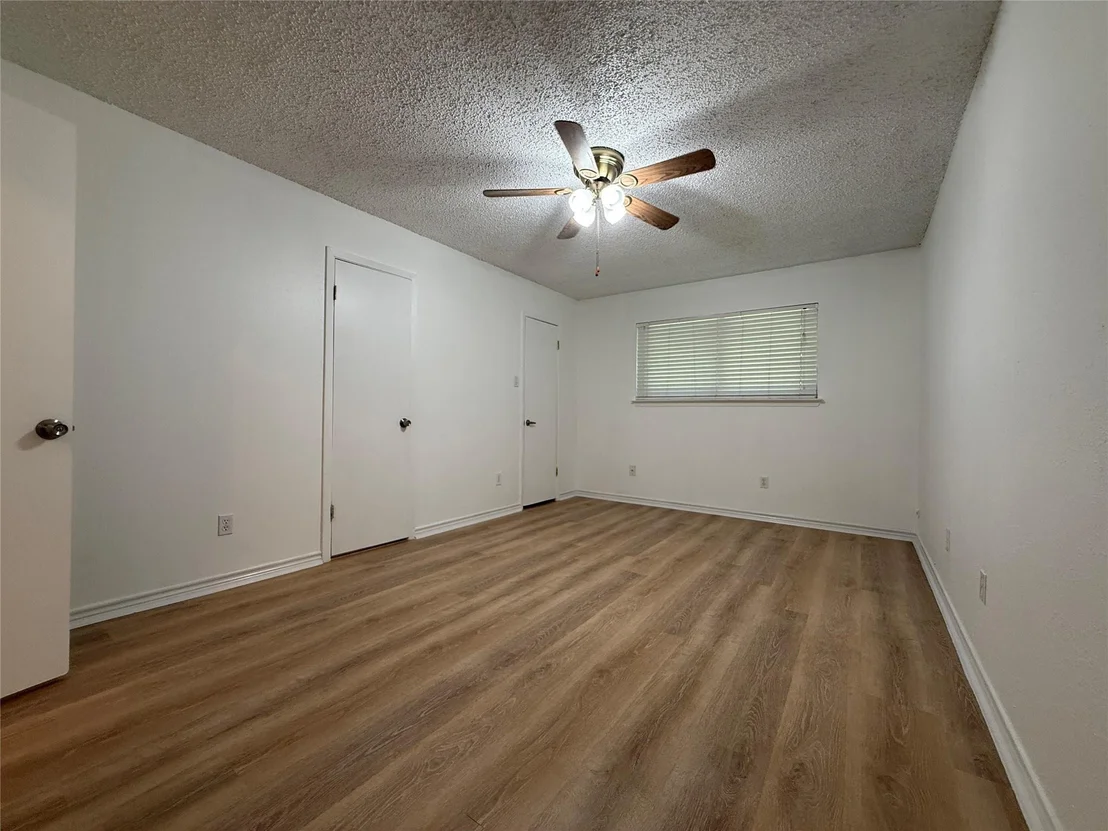 Photo of 503 E Central DR