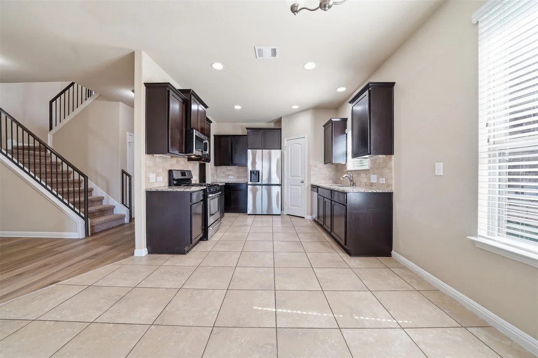 Photo of 613 Longhorn Cavern RD